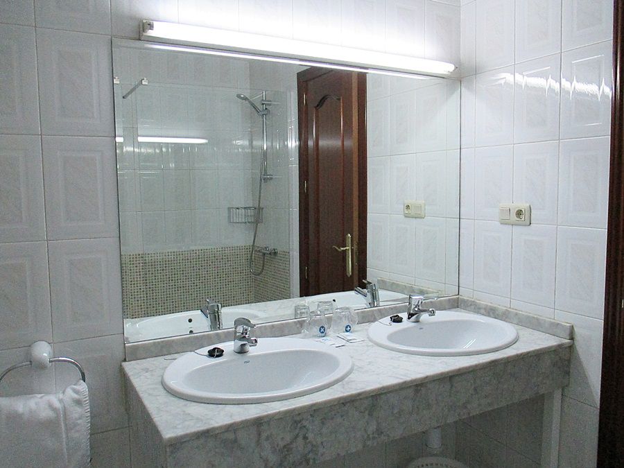 Hotel Perales تالافيرا دي لا رينا المظهر الخارجي الصورة