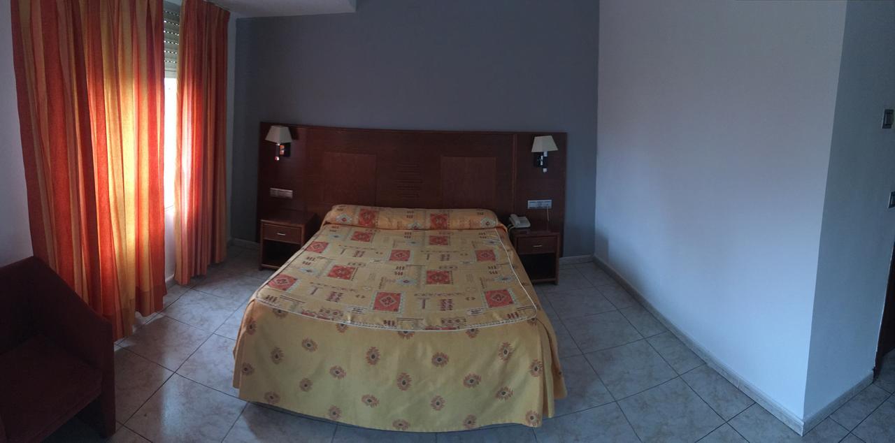 Hotel Perales تالافيرا دي لا رينا المظهر الخارجي الصورة