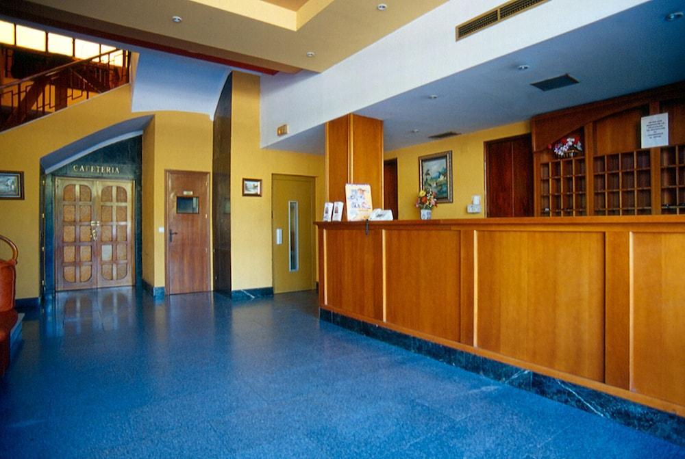 Hotel Perales تالافيرا دي لا رينا المظهر الخارجي الصورة